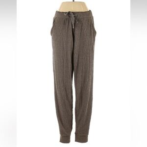 Alo Yoga Muse pants olive tree heather size small small